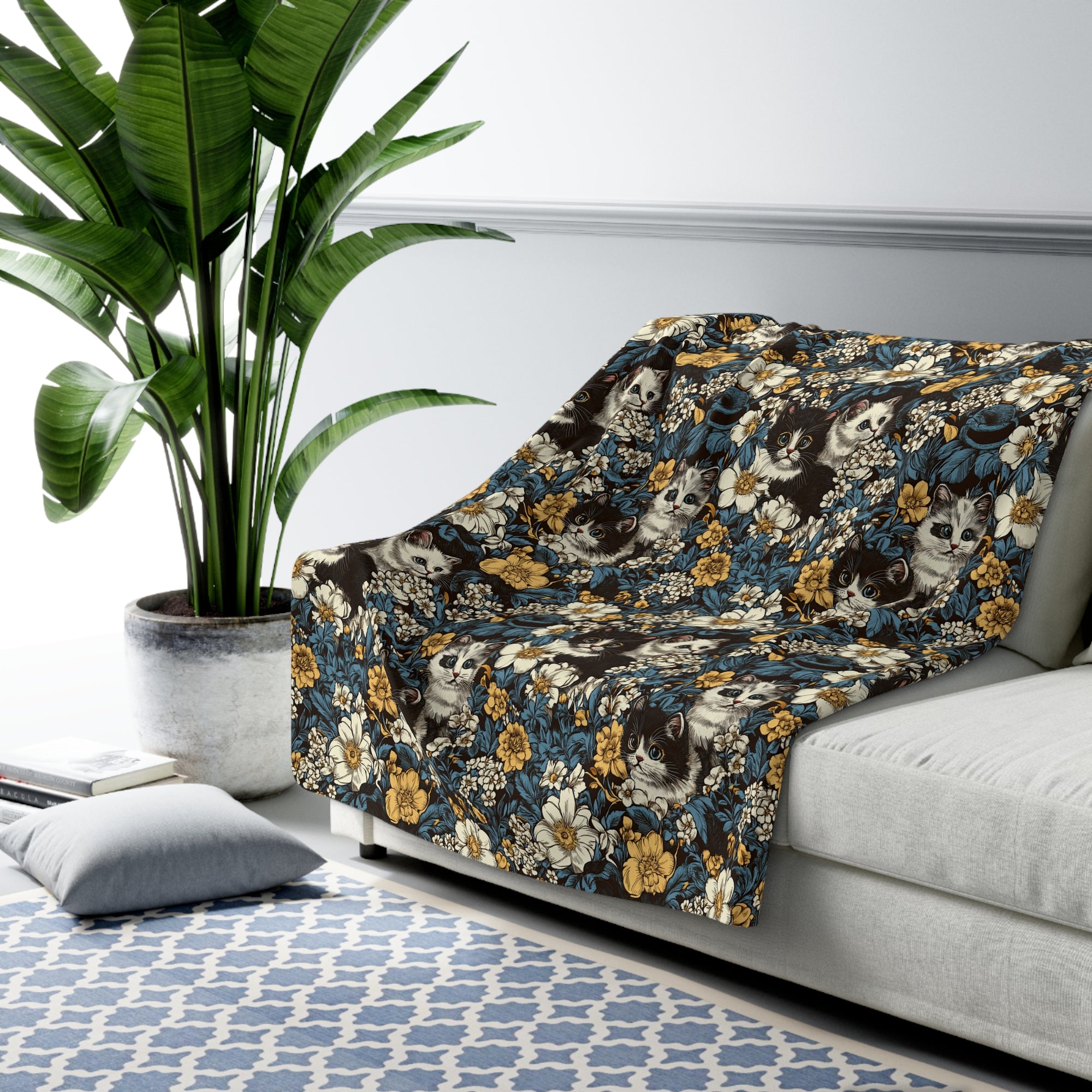 Sherpa Blanket - Black and White Kittens with Yellow and White Flowers, Dark Blue Leaves, Vintage Charm